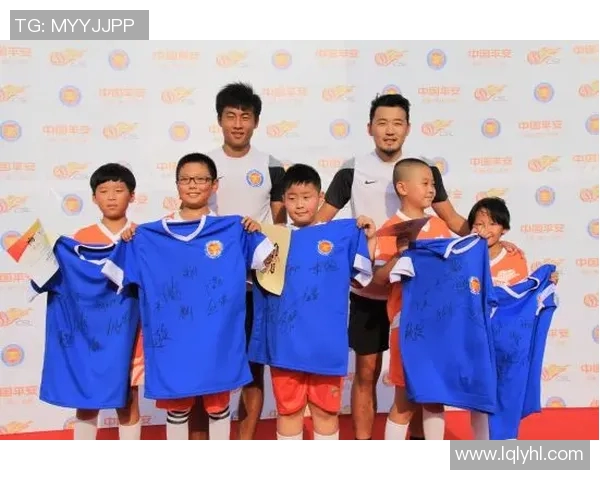 足球明星温馨陪伴孩子成长的故事:传递梦想与勇气的力量